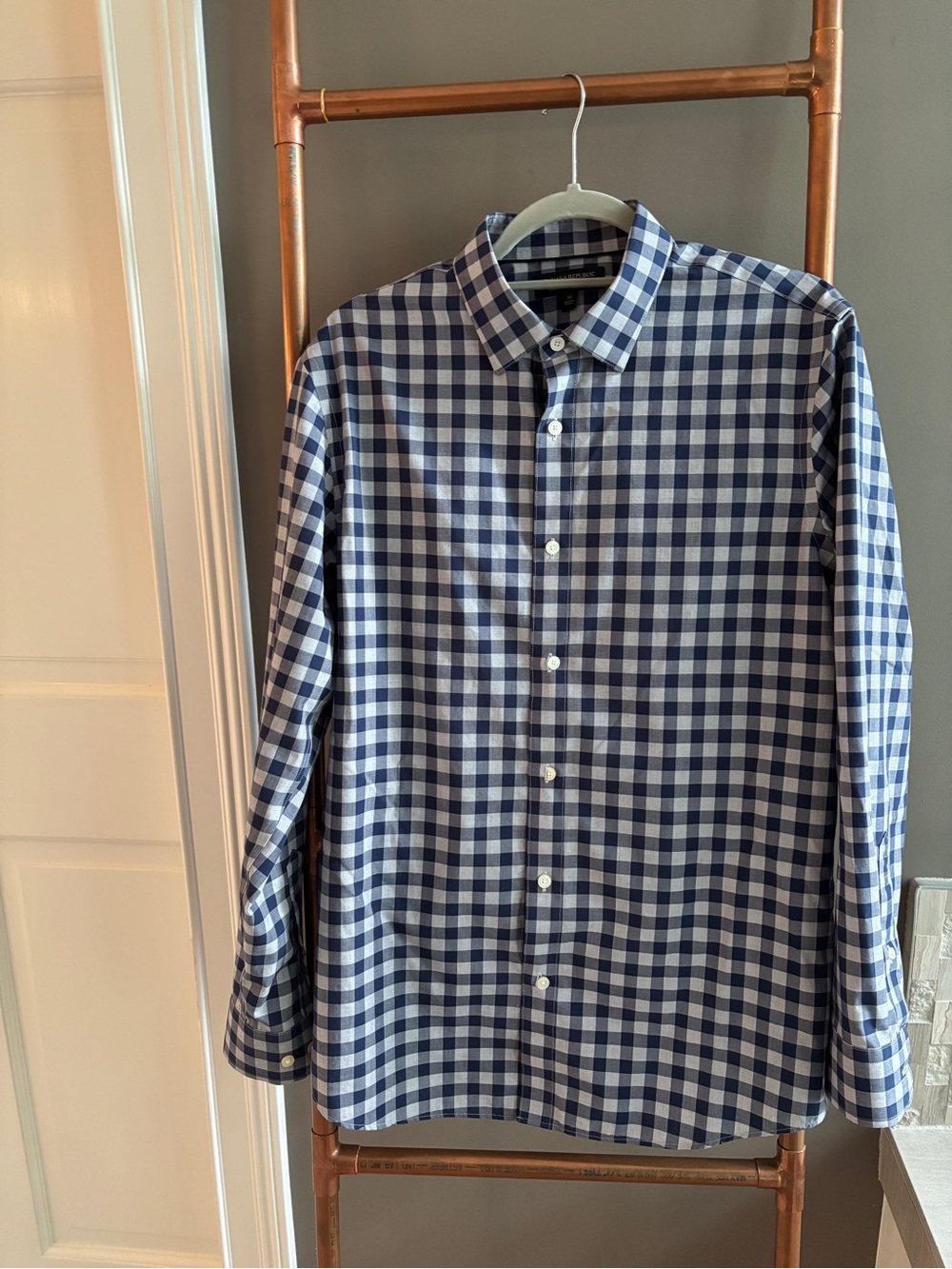 Banana Republic Size M - NON-IRON Navy & Gray Gingham Button Down Dress Shirt -